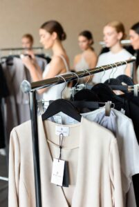 How Custom Labels Add Value to Fashion Events?